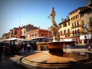 Le centre historique : Piazza Delle Erbe et Piazza dei Signori